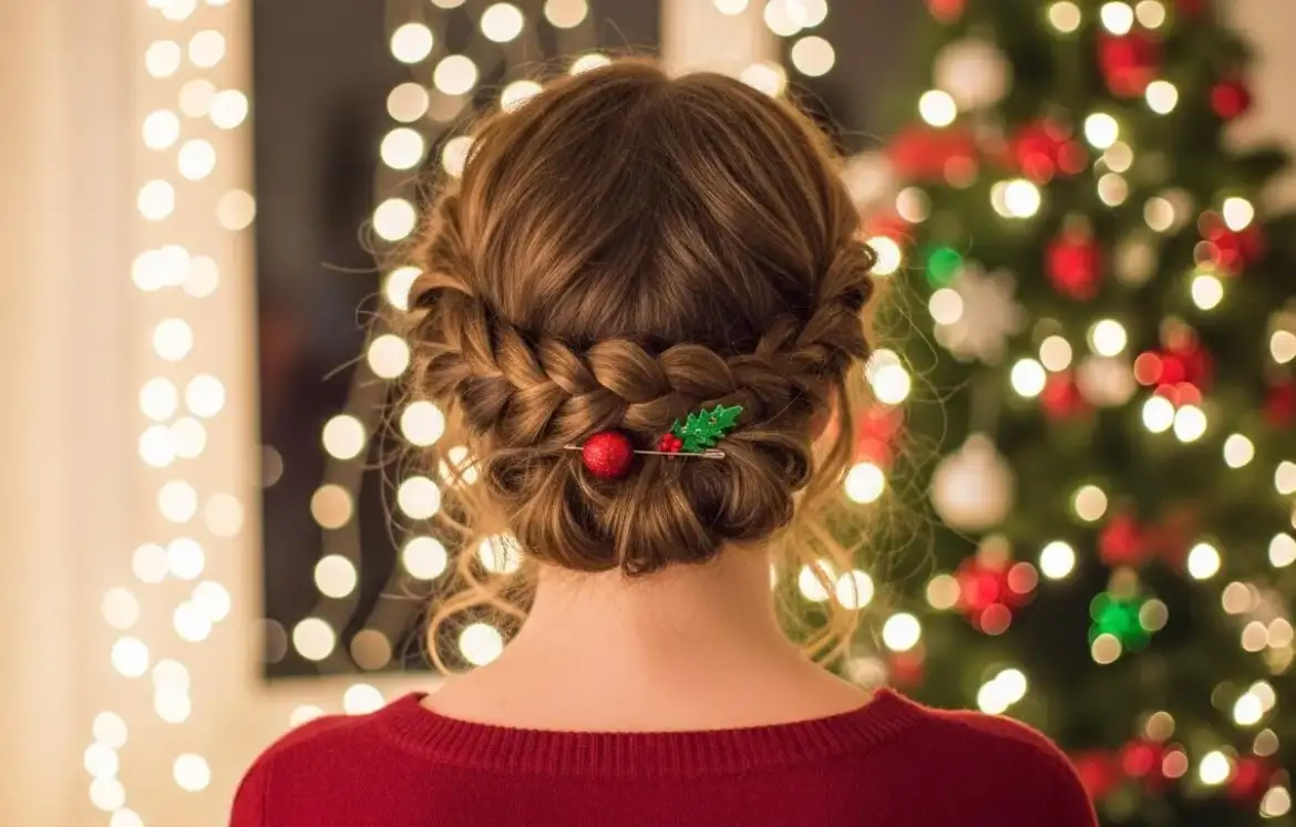 25 Fun Christmas Hairstyles to Stand Out at Every Party