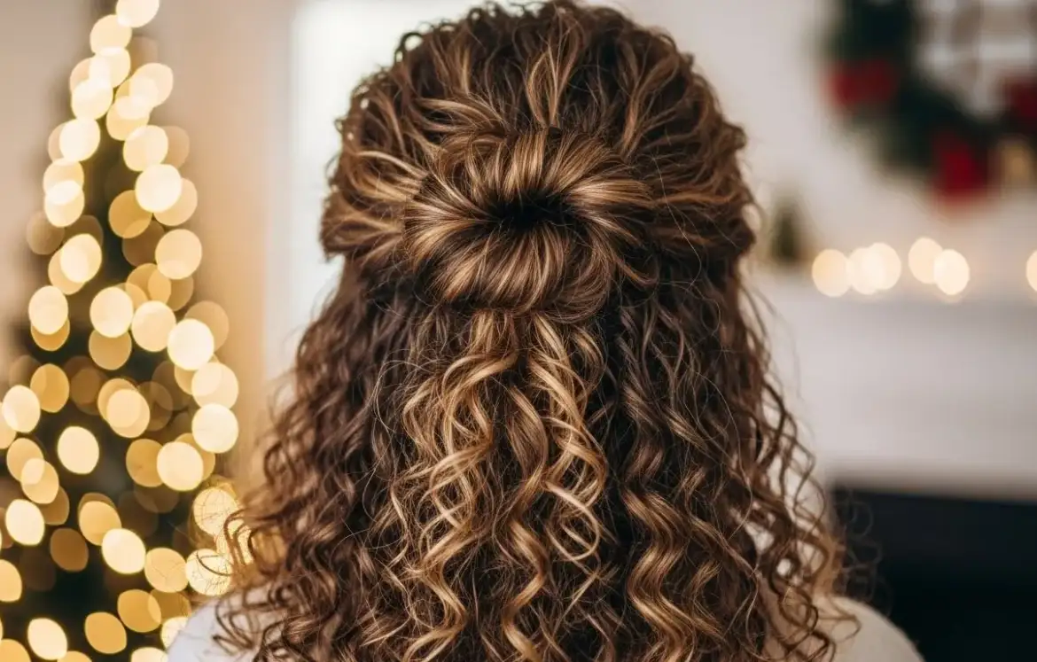27 Festive Christmas Hairstyles for Curly Hair That Shine